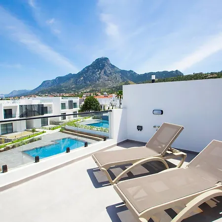 Aqualina C2-4 By Holidaykeys Apartman *